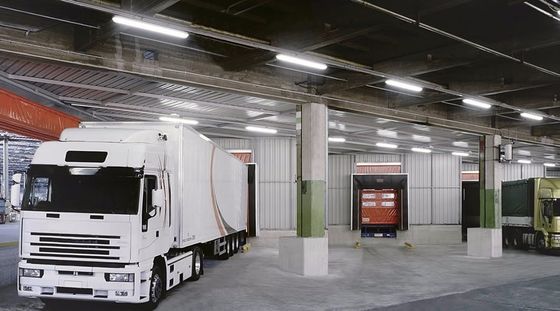 30W 45W 60W Verknüpfbar 4ft 3CCT Auswählbar LED-Dampfdicht mit 50000 Stunden Lebensdauer