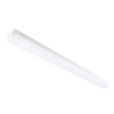 Anpassbares PC-Material am meisten gesucht 3CCT einstellbares flexibles LED-Battenlicht 220V Hergestellt