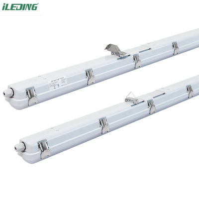 PC-Material 8FT 110W LED Dampfdichte Tri-Proof-Licht IP66 NEMA 4X für die Waschung von Landwagen